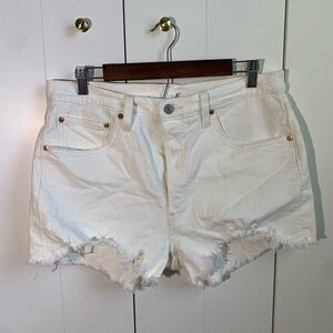 Levi’s 501 White‎ Denim Distressed Women's Shorts Size 32